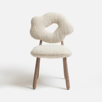 <a href="https://www.galeriegosserez.com/artistes/donnersberg-emma.html">Emma Donnersberg</a> - Cloud Chair Stratus - Chêne
